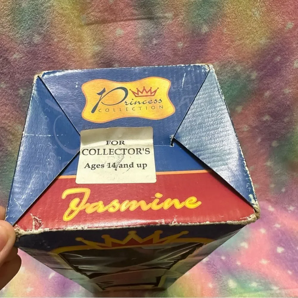 Disney Jasmine Aladdin Porcelain doll